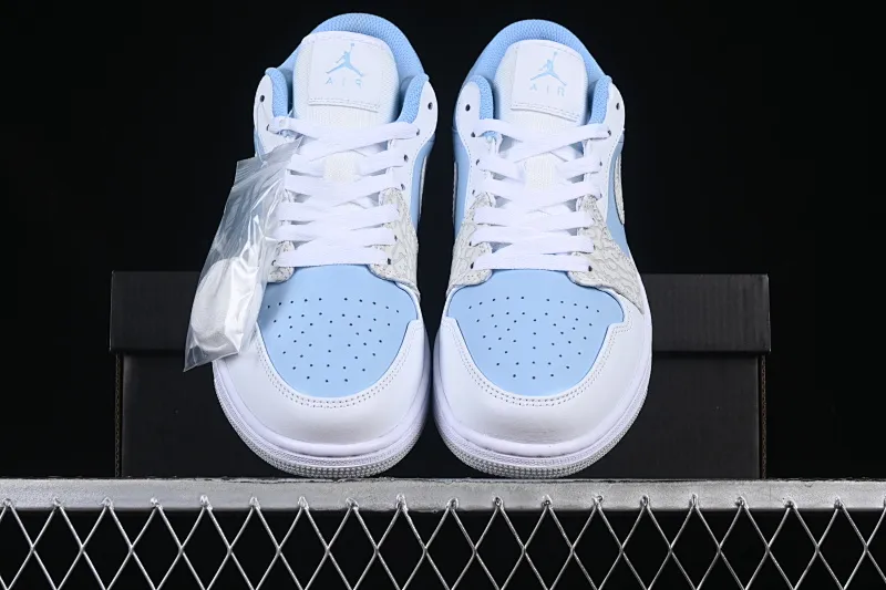 All categories Air Jordan Jordan series basketball shoes Air Jordan 1 Low Air Jordan 1 Low "True Blue" AJ1 Joe 1 burst white and blue color low-top basketball shoes IB7692-400